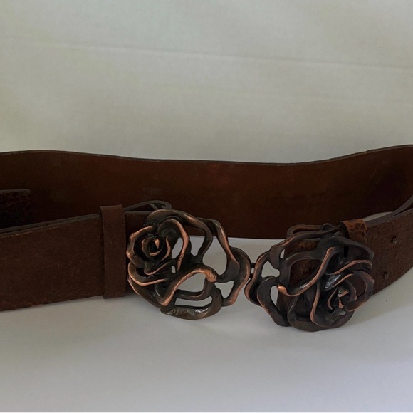 BCBG Italian Leather Rose Buckle Belt, Wide Copper Flower Waist Cinch, statement - Picture 7 of 10